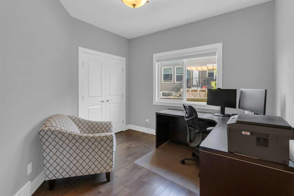 286 Nolan Hill Boulevard Nw, Calgary, AB - Indoor Photo Showing Dining Room