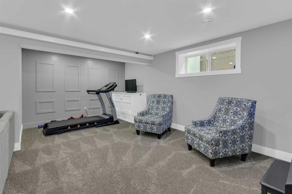 286 Nolan Hill Boulevard Nw, Calgary, AB - Indoor Photo Showing Living Room