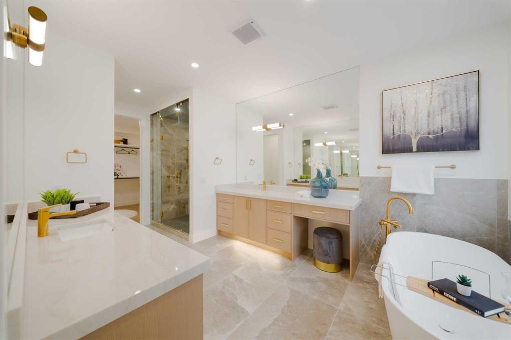 2207 Victoria Crescent Nw, Calgary, AB - Indoor Photo Showing Bathroom