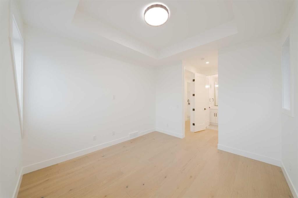 2207 Victoria Crescent Nw, Calgary, AB - Indoor Photo Showing Other Room