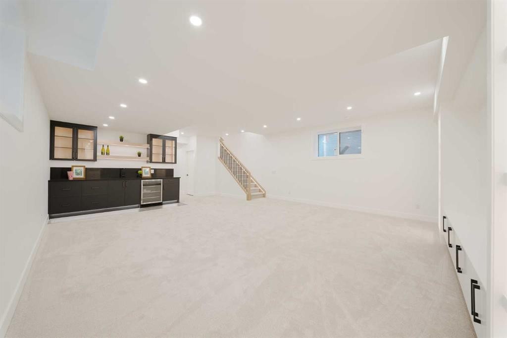 2207 Victoria Crescent Nw, Calgary, AB - Indoor