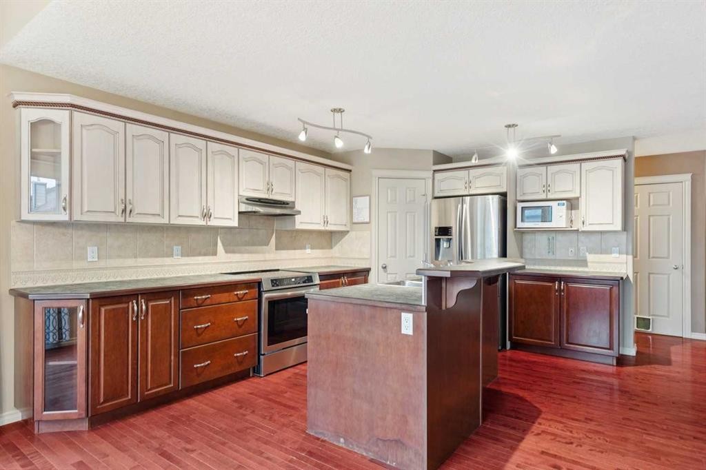 763 Cimarron Close, Okotoks, AB