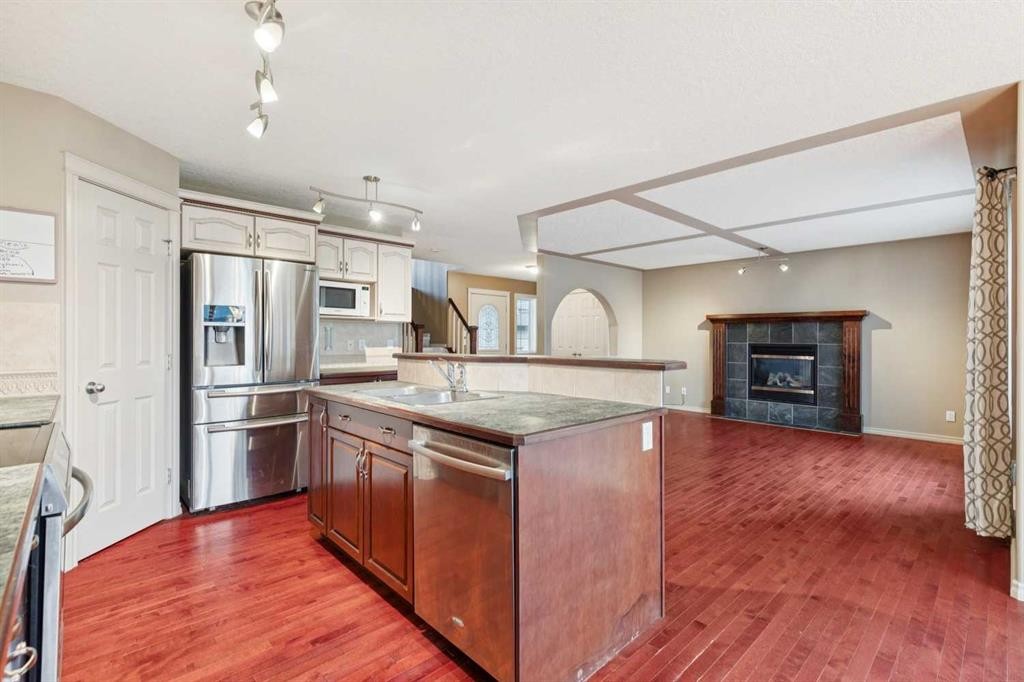 763 Cimarron Close, Okotoks, AB