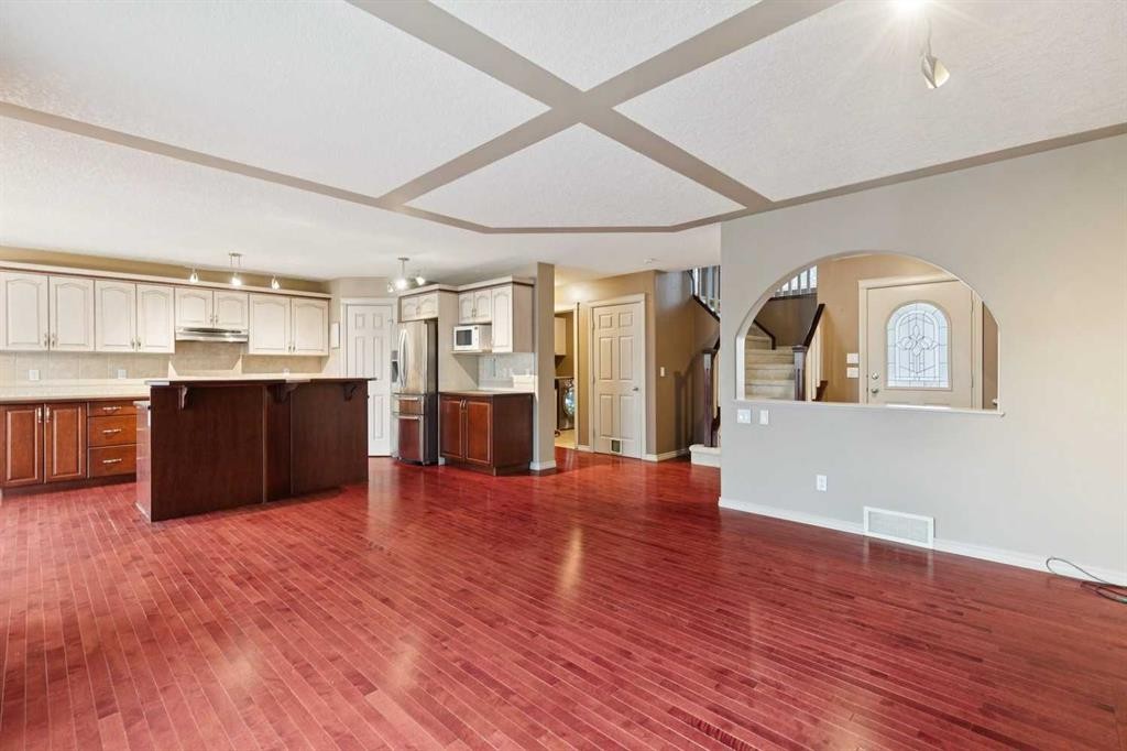 763 Cimarron Close, Okotoks, AB