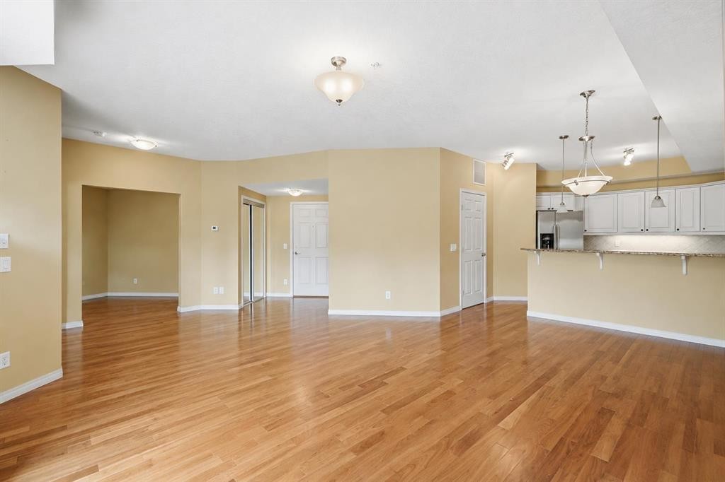 2144-48 Inverness Gate Se, Calgary, AB - Indoor Photo Showing Kitchen