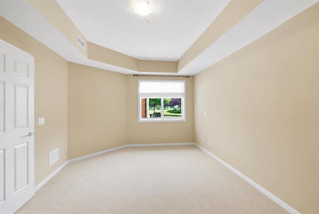 2144-48 Inverness Gate Se, Calgary, AB - Indoor Photo Showing Other Room