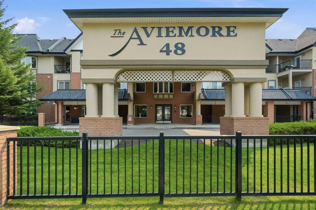2144-48 Inverness Gate Se, Calgary, AB - Outdoor