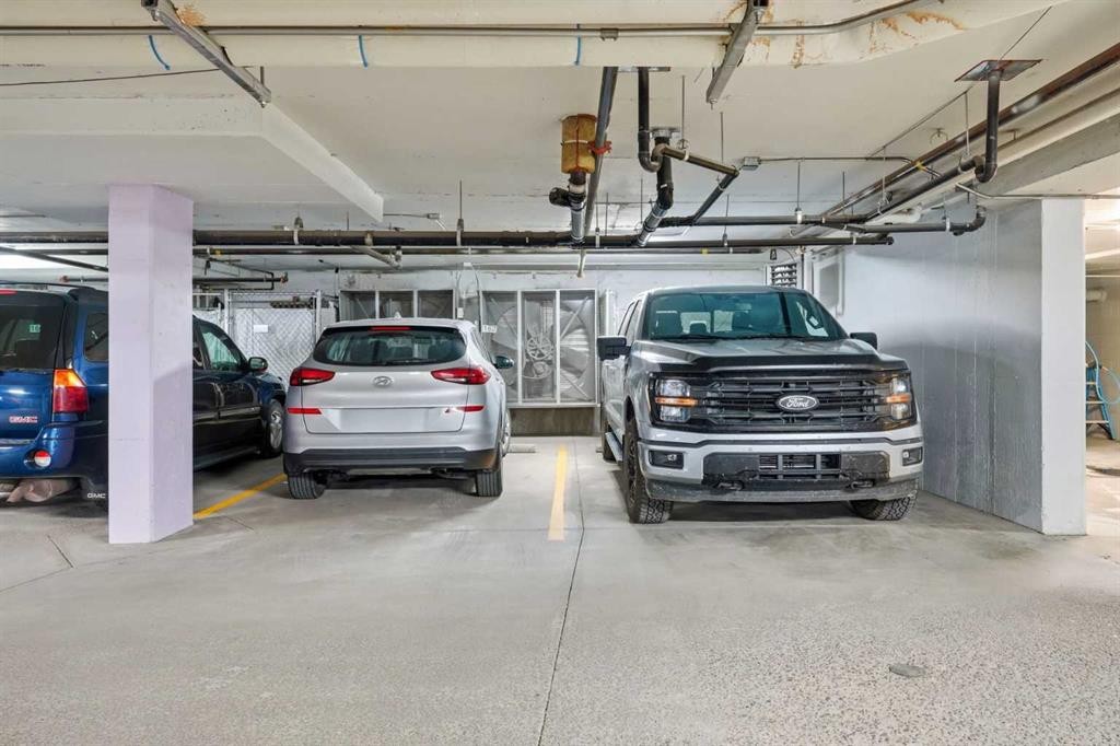 2144-48 Inverness Gate Se, Calgary, AB - Indoor Photo Showing Garage