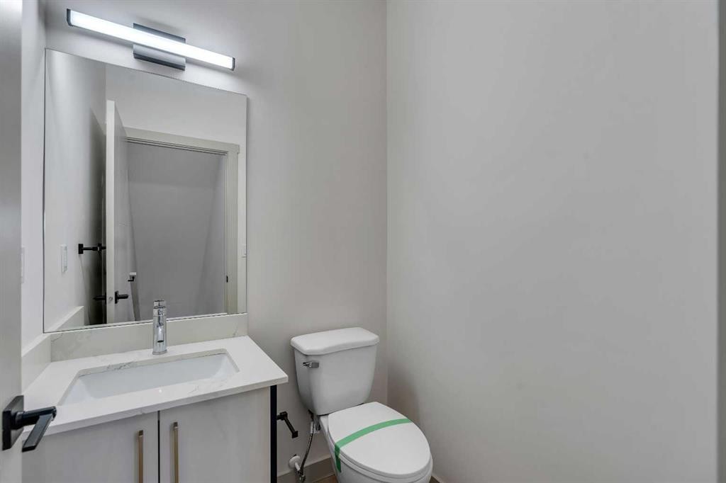 414 Corner Meadows Square Ne, Calgary, AB - Indoor Photo Showing Bathroom
