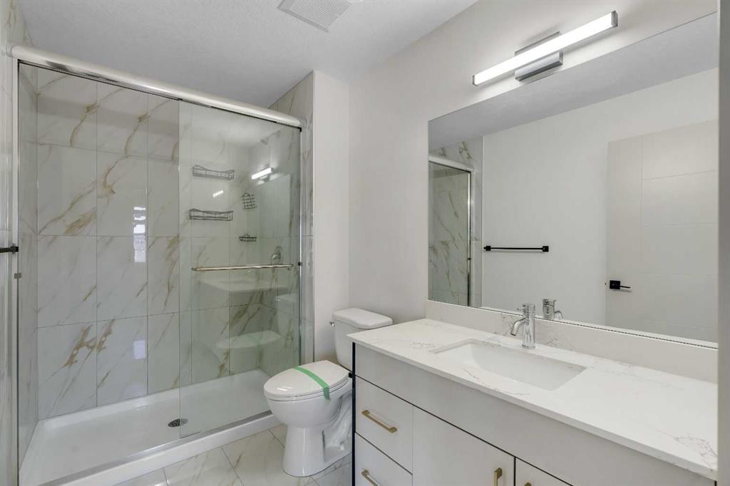 414 Corner Meadows Square Ne, Calgary, AB - Indoor Photo Showing Bathroom