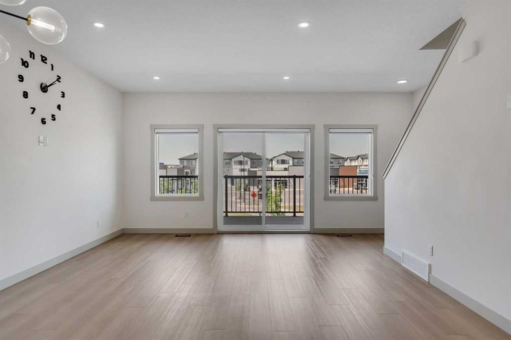 414 Corner Meadows Square Ne, Calgary, AB - Indoor