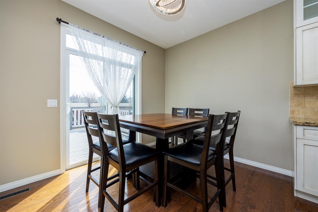 462 Williamstown Green Nw, Airdrie, AB - Indoor Photo Showing Dining Room