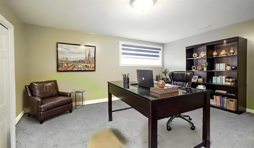 462 Williamstown Green Nw, Airdrie, AB - Indoor Photo Showing Office