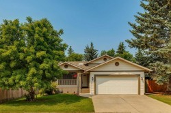 159 Woodbend Way Okotoks, AB T1S 1M7