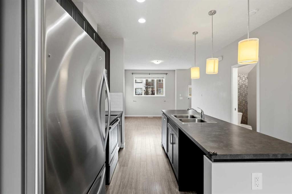 656 Copperpond Boulevard Se, Calgary, AB