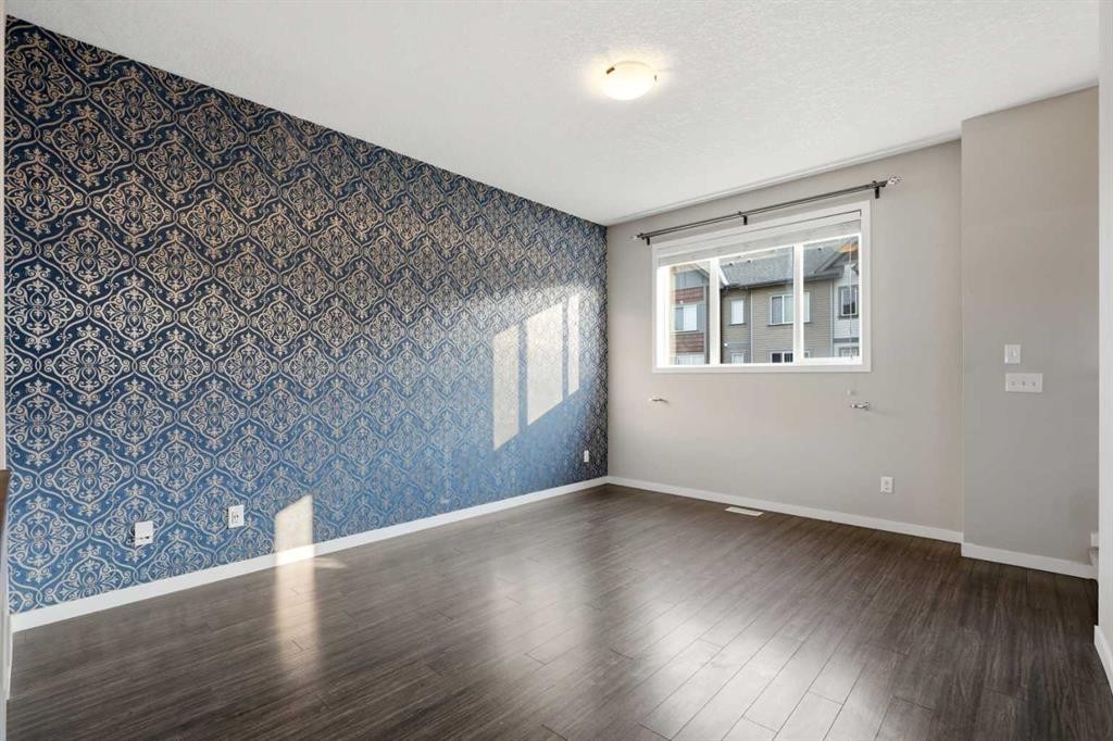 656 Copperpond Boulevard Se, Calgary, AB