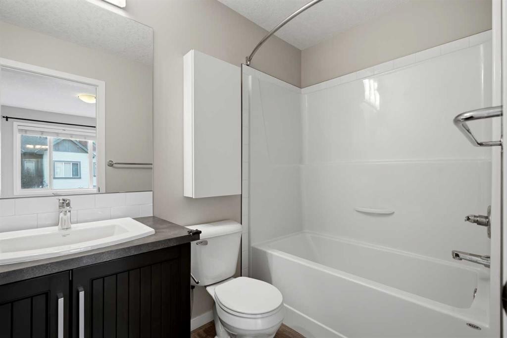 656 Copperpond Boulevard Se, Calgary, AB