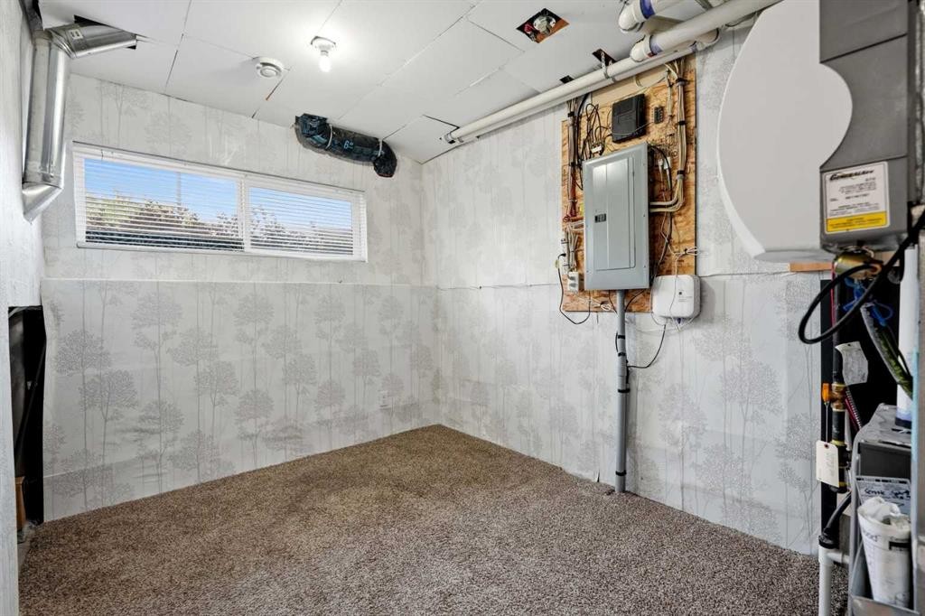 656 Copperpond Boulevard Se, Calgary, AB
