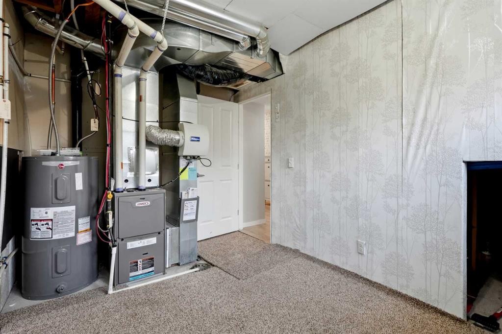 656 Copperpond Boulevard Se, Calgary, AB
