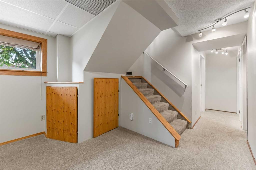 14695 Deer Ridge Drive Se, Calgary, AB - Indoor Photo Showing Other Room