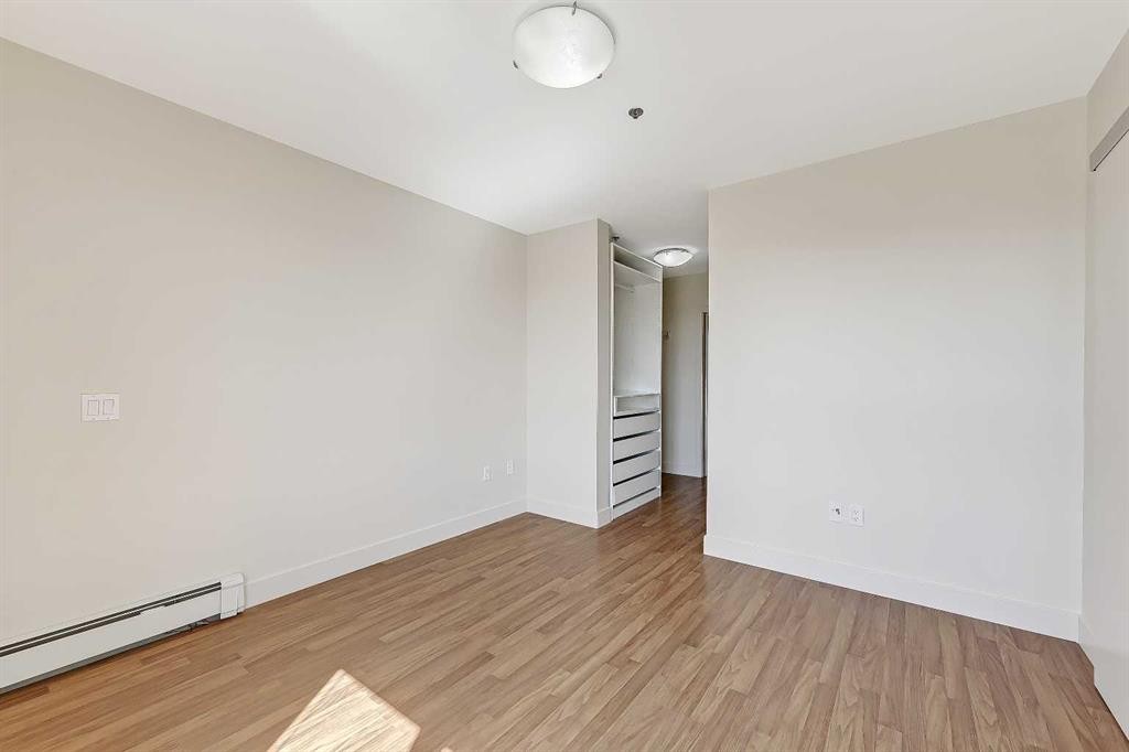 514-955 Mcpherson Road Ne, Calgary, AB - Indoor Photo Showing Other Room