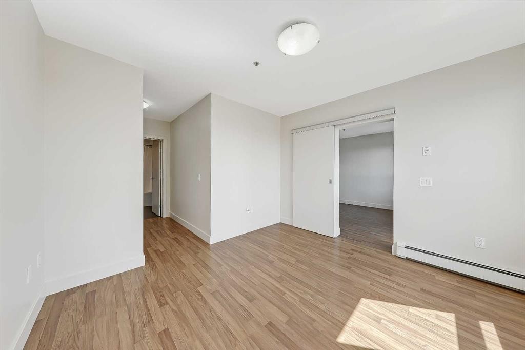 514-955 Mcpherson Road Ne, Calgary, AB - Indoor Photo Showing Other Room