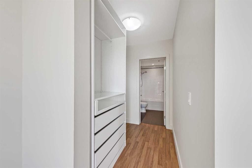 514-955 Mcpherson Road Ne, Calgary, AB - Indoor