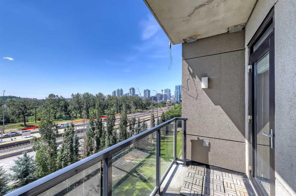 514-955 Mcpherson Road Ne, Calgary, AB - Outdoor With Balcony With Exterior