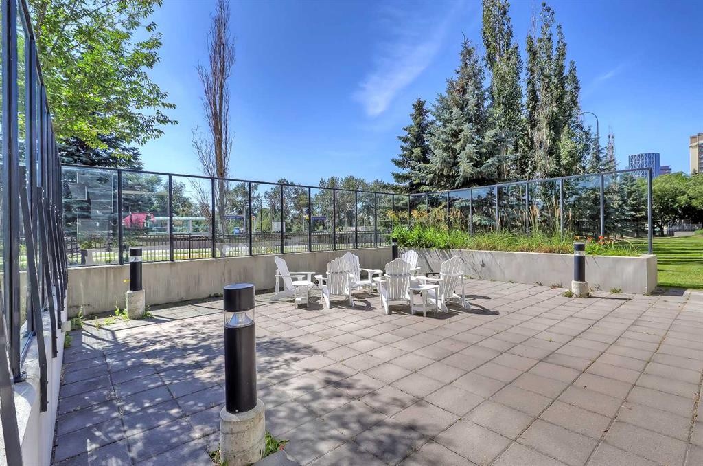 514-955 Mcpherson Road Ne, Calgary, AB - Outdoor With Deck Patio Veranda