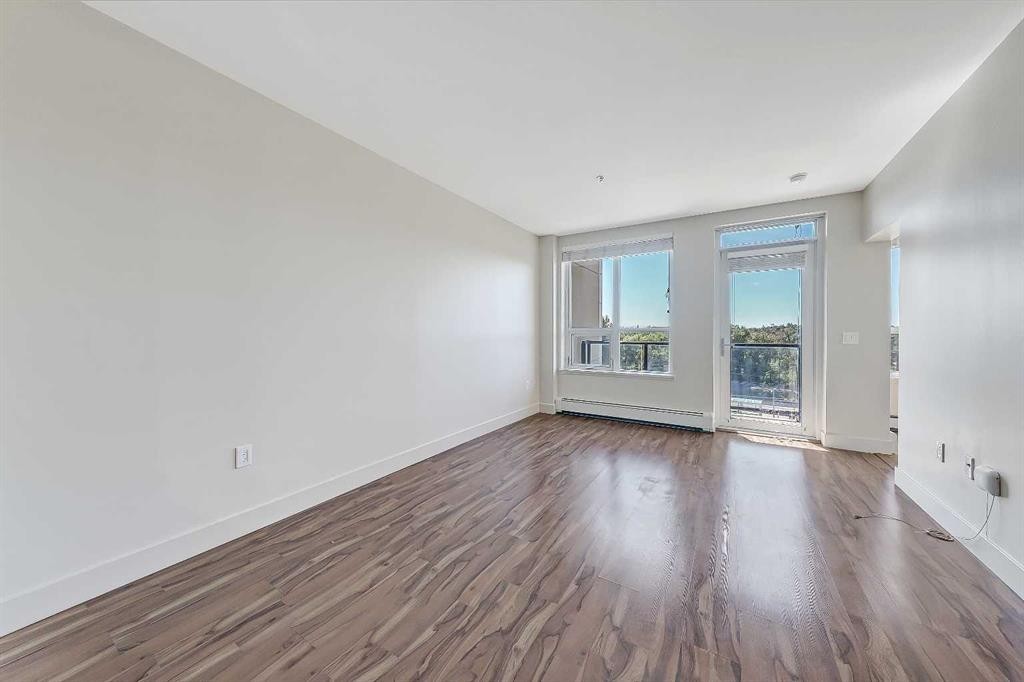 514-955 Mcpherson Road Ne, Calgary, AB - Indoor Photo Showing Other Room