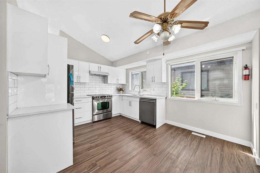 37 Martingrove Way Ne, Calgary, AB - Indoor Photo Showing Kitchen With Stainless Steel Kitchen