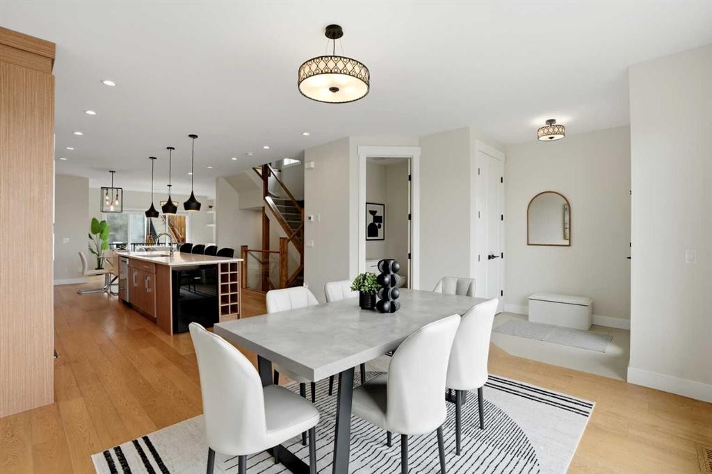 3817 Centre A Street Ne, Calgary, AB - Indoor Photo Showing Dining Room