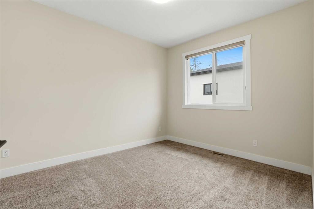 3817 Centre A Street Ne, Calgary, AB - Indoor Photo Showing Other Room