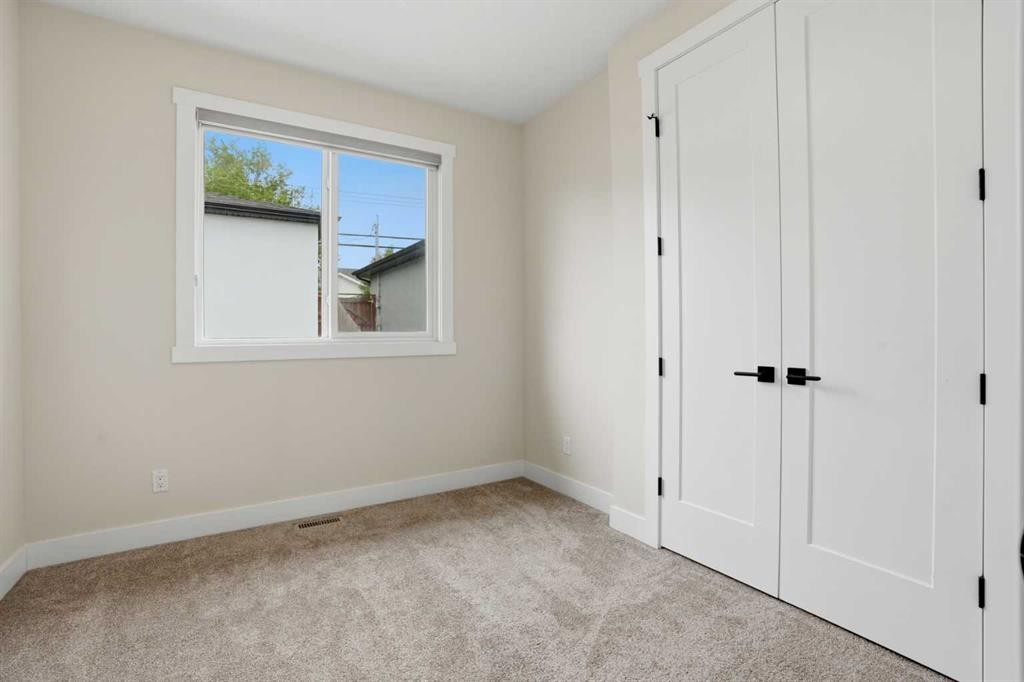 3817 Centre A Street Ne, Calgary, AB - Indoor Photo Showing Other Room