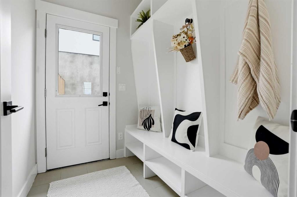 3817 Centre A Street Ne, Calgary, AB - Indoor