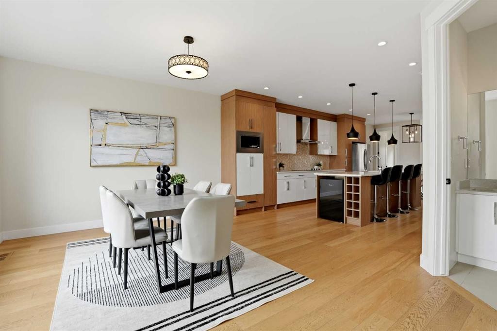 3817 Centre A Street Ne, Calgary, AB - Indoor Photo Showing Dining Room