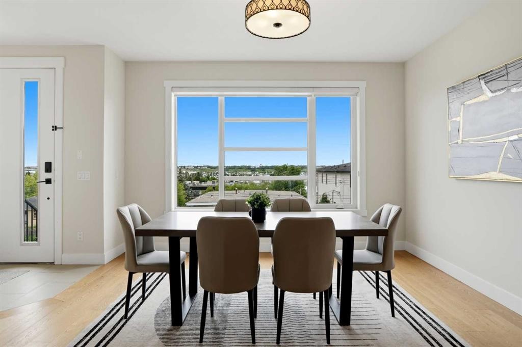 3817 Centre A Street Ne, Calgary, AB - Indoor Photo Showing Dining Room
