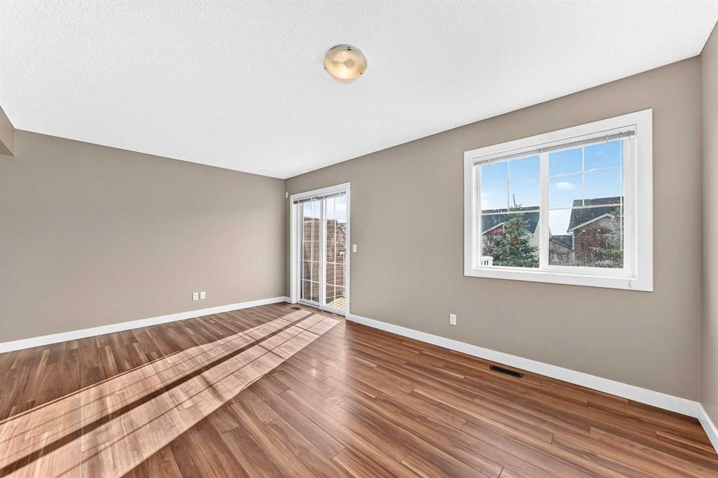 141 Pantego Lane Nw, Calgary, AB - Indoor Photo Showing Other Room