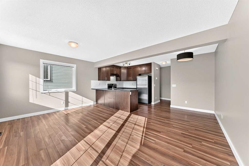 141 Pantego Lane Nw, Calgary, AB - Indoor Photo Showing Kitchen