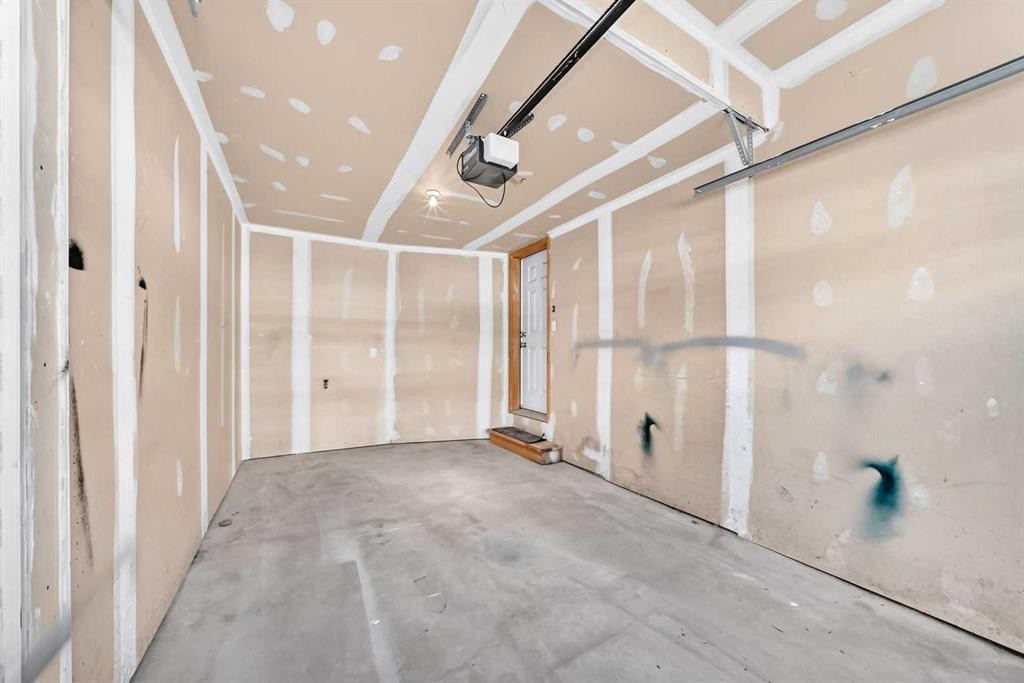 141 Pantego Lane Nw, Calgary, AB - Indoor Photo Showing Other Room