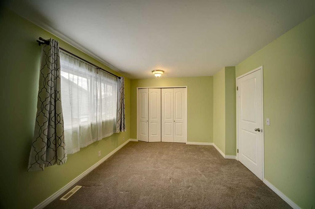 30-380 Bermuda Drive Nw, Calgary, AB - Indoor Photo Showing Other Room