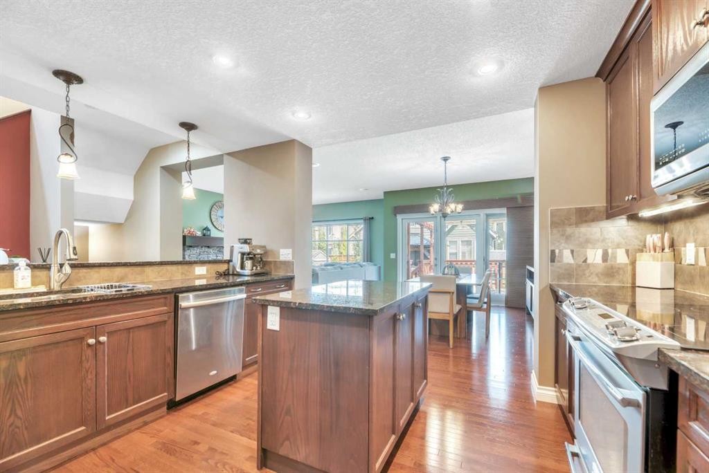 331 Mahogany Court Se, Calgary, AB - Indoor Photo Showing Kitchen With Upgraded Kitchen