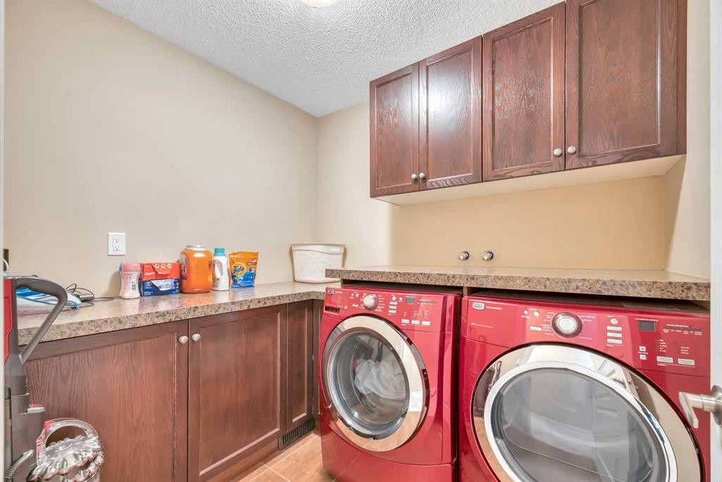 331 Mahogany Court Se, Calgary, AB - Indoor Photo Showing Laundry Room