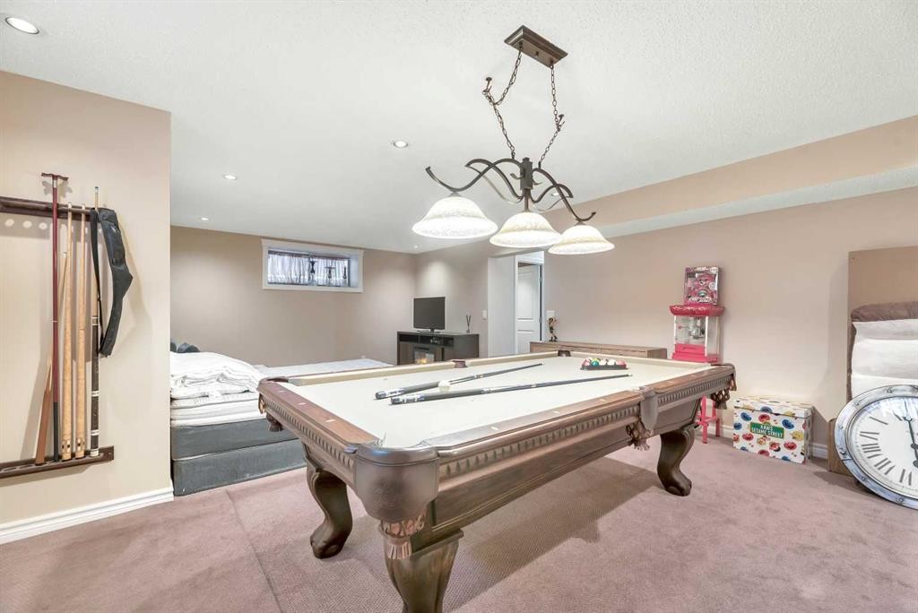 331 Mahogany Court Se, Calgary, AB - Indoor Photo Showing Other Room