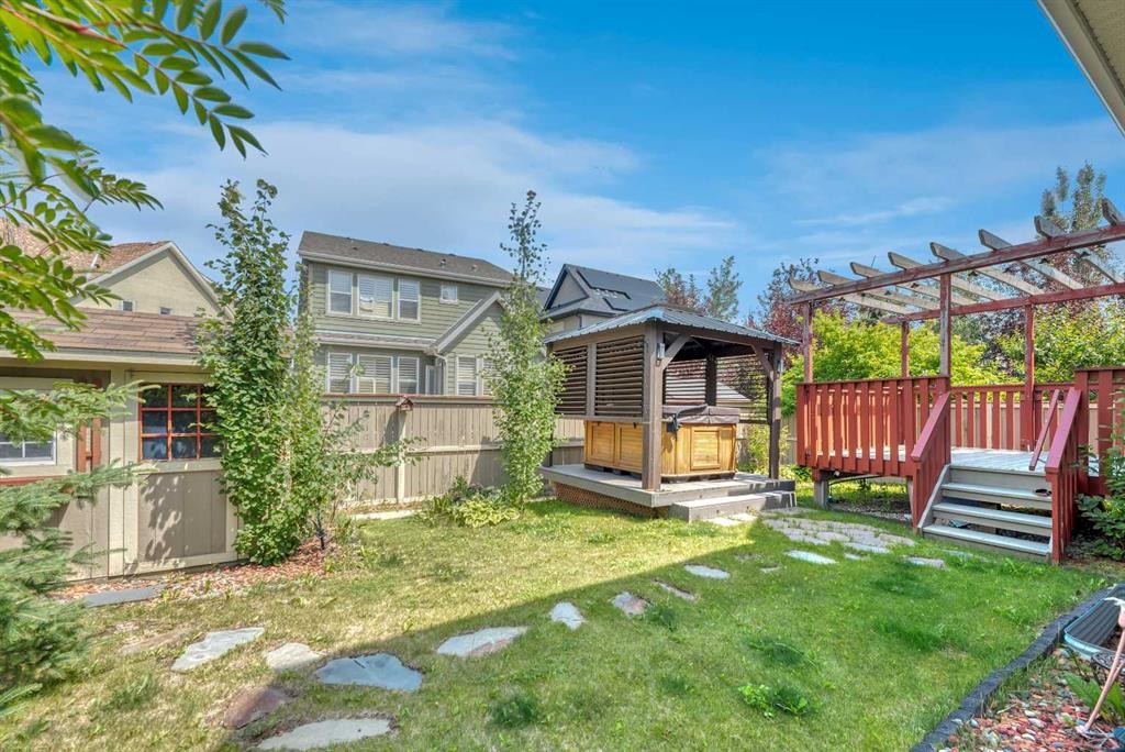 331 Mahogany Court Se, Calgary, AB - Outdoor