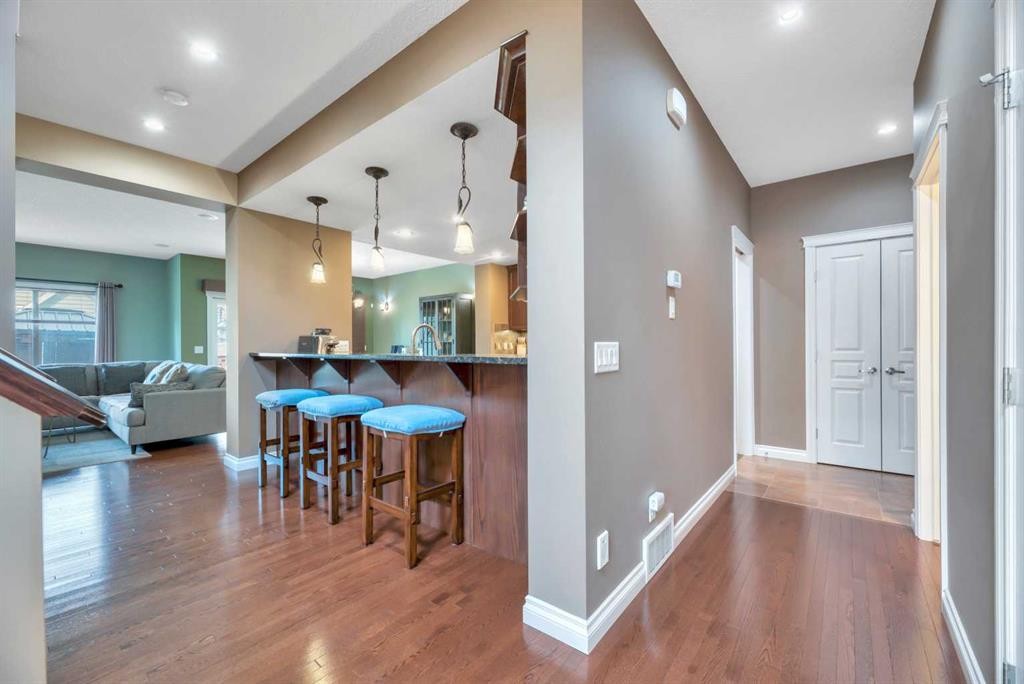 331 Mahogany Court Se, Calgary, AB - Indoor
