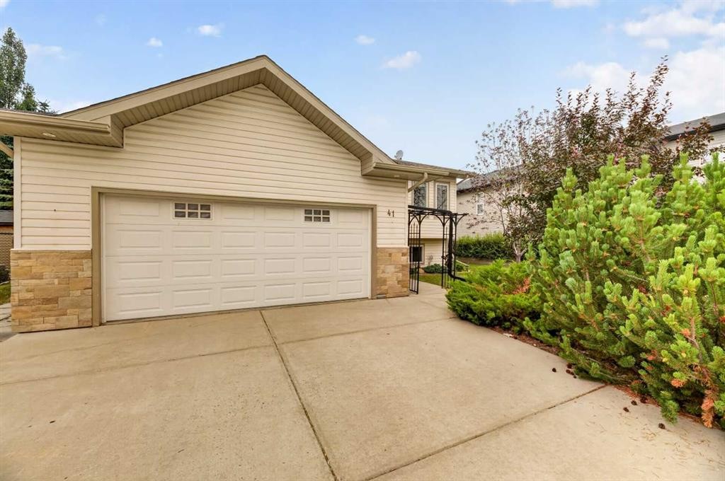 41 Deer Coulee Drive, Didsbury, AB - Outdoor