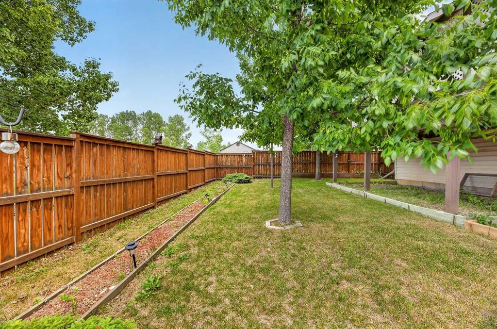 41 Deer Coulee Drive, Didsbury, AB - Outdoor
