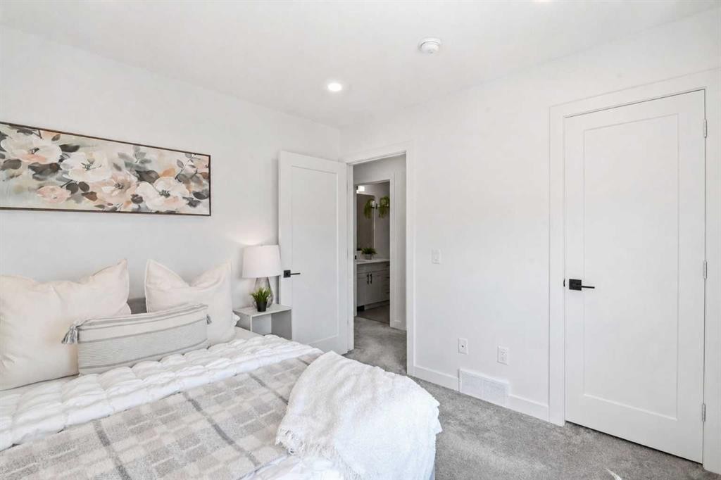108 Na'A Heights Sw, Calgary, AB - Indoor Photo Showing Bedroom