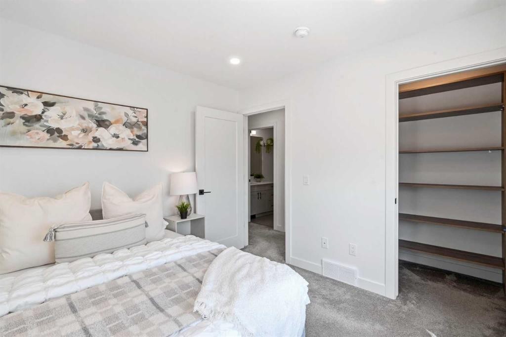 108 Na'A Heights Sw, Calgary, AB - Indoor Photo Showing Bedroom